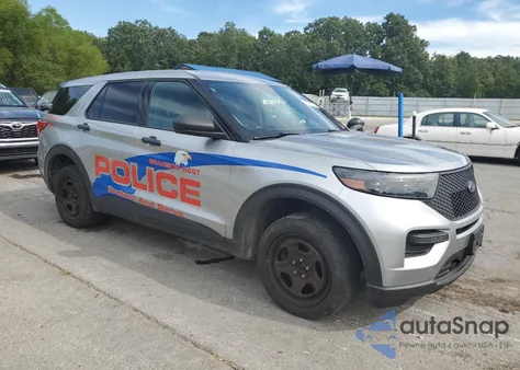 2022 Ford Explorer Police Interceptor z USA, uszkodzony, nr VIN 1FM5K8AB5NGA26389